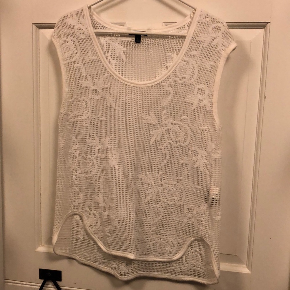 Banana Republic New Without Tags white embroidered  sleeveless shirt.